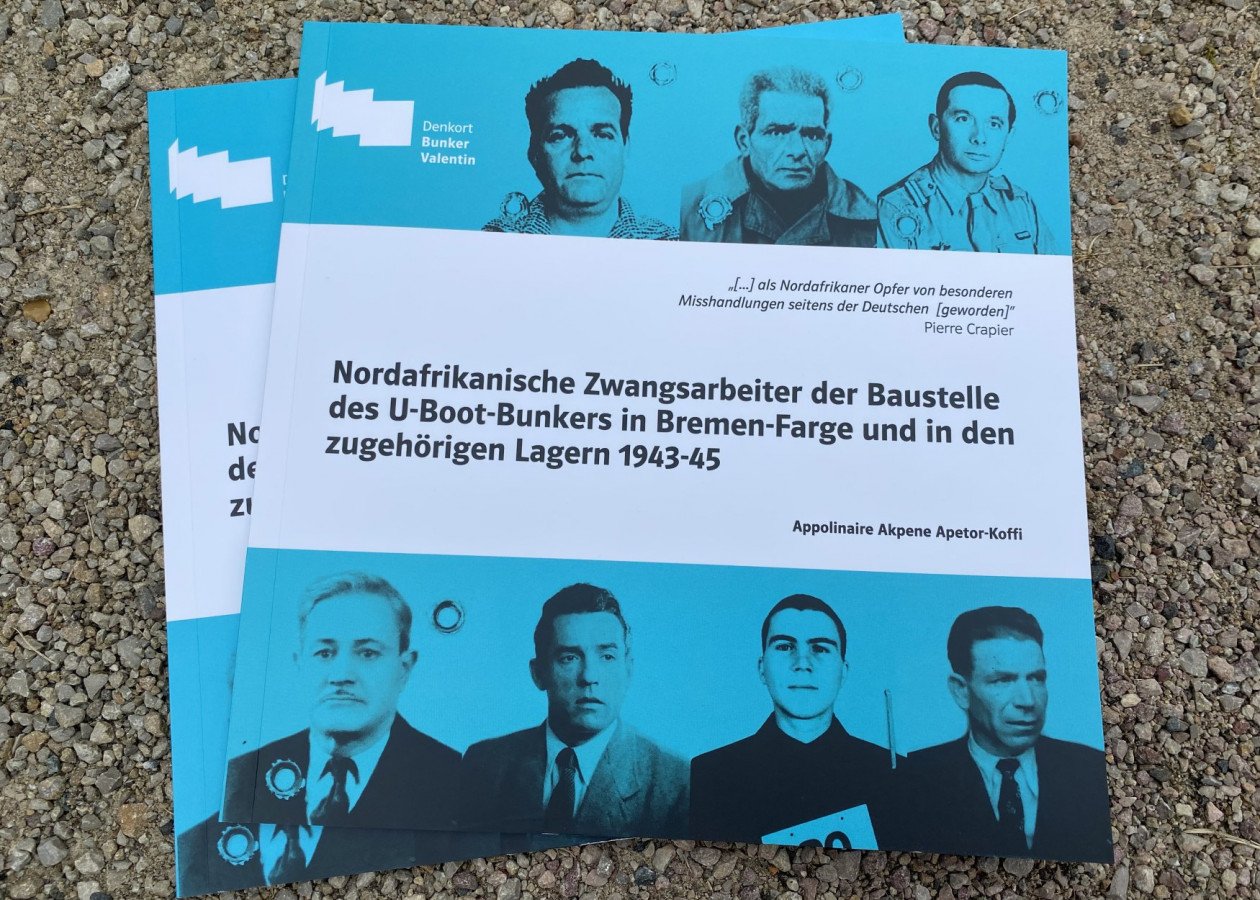 Titelbild der Broschüre zeigt historische Fotos von sieben nordafrikanischen Zwangsarbeitern und Zitat "[...] als Nordafrikaner Opfer von besonderen Misshandlungen seitens der Deutschen [geworden]" (Pierre Crapier)